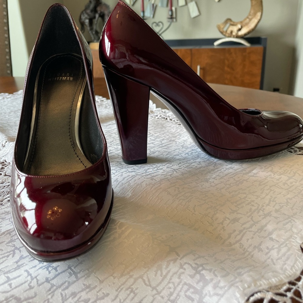Stuart Weitzman, Pumps. - Picture 3 of 6